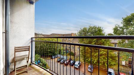 2 bedroom Flat for sale in Trefoil Avenue, Shawlands