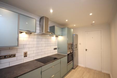 2 bedroom Flat to let in Pollokshields Square, Pollokshields