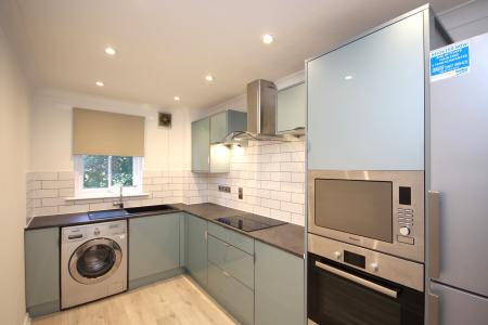 2 bedroom Flat to let in Pollokshields Square, Pollokshields