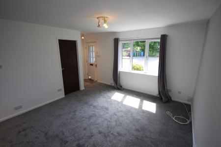 2 bedroom Semi-detached house to let in Millhouse Drive, Kelvindale
