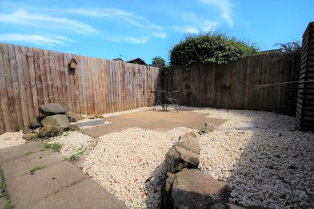 2 bedroom Semi-detached house to let in Millhouse Drive, Kelvindale