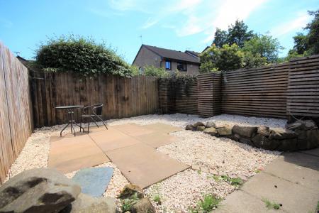 2 bedroom Semi-detached house to let in Millhouse Drive, Kelvindale