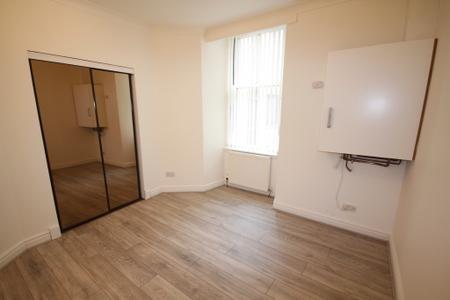 2 bedroom Flat to let in Clarendon Court, Maryhill, Glasgow, G20
