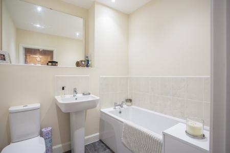 2 bedroom Apartment for sale in 21 Ladysmith Road, Wealdstone, Harrow, HA3