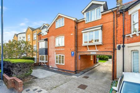 1 bedroom Apartment to let in 122 Headstone Road, Harrow, HA1