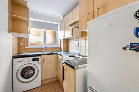 1 bedroom Apartment to let in 122 Headstone Road, Harrow, HA1