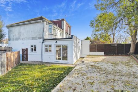 2 bedroom Flat to let in The Grange, Wembley, HA0