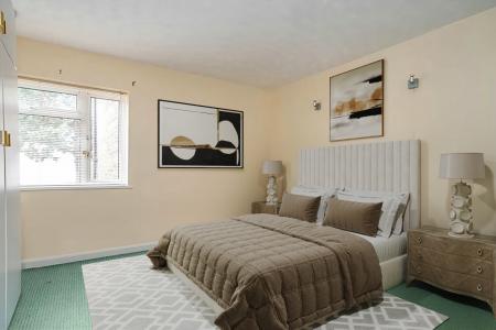 2 bedroom Flat to let in Stonegrove, Edgware, HA8