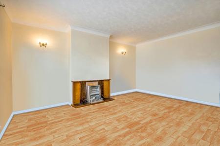 2 bedroom Flat to let in Stonegrove, Edgware, HA8