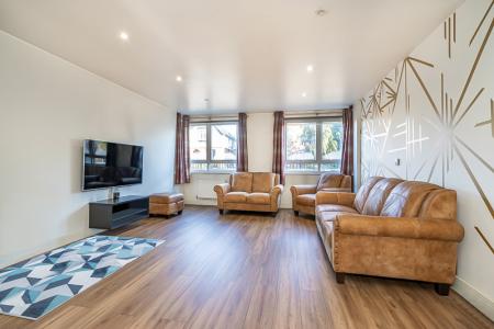 2 bedroom Apartment to let in 107 Marsh Road, Pinner, HA5