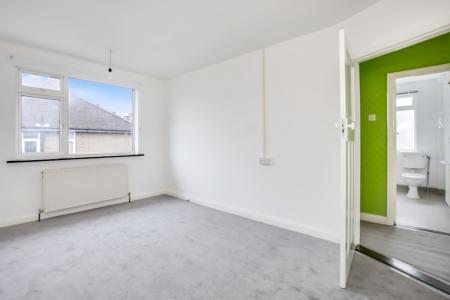 2 bedroom Flat to let in Gifford Gardens, Hanwell, W7