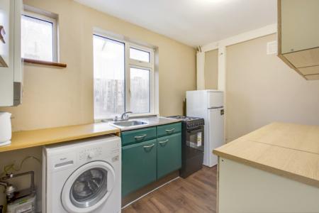 2 bedroom Flat to let in Gifford Gardens, Hanwell, W7