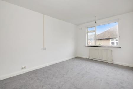 2 bedroom Flat to let in Gifford Gardens, Hanwell, W7