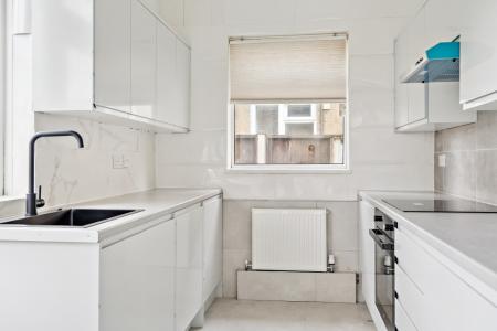 2 bedroom Bungalow to let in Beaumont Avenue, Wembley, HA0