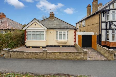 2 bedroom Bungalow to let in Beaumont Avenue, Wembley, HA0