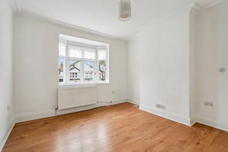 2 bedroom Bungalow to let in Beaumont Avenue, Wembley, HA0