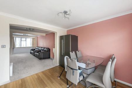 3 bedroom Semi-detached house to let in Windsor Road, Harrow, HA3