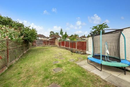 3 bedroom Semi-detached house to let in Windsor Road, Harrow, HA3