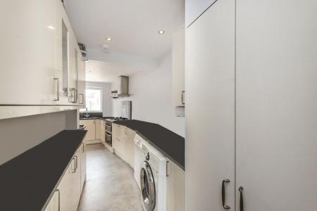 3 bedroom Semi-detached house to let in Windsor Road, Harrow, HA3