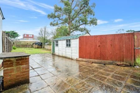 3 bedroom Semi-detached house to let in York Avenue, Stanmore, HA7