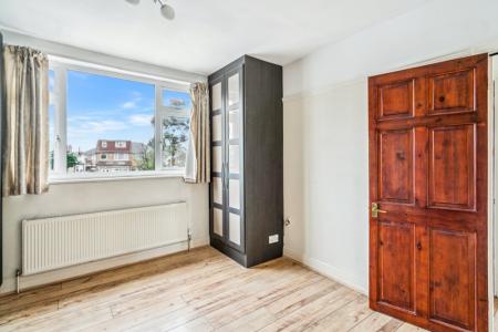 3 bedroom Semi-detached house to let in York Avenue, Stanmore, HA7