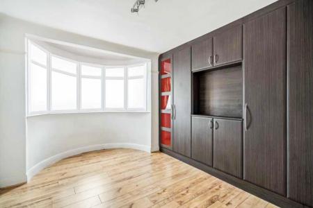 3 bedroom Semi-detached house to let in York Avenue, Stanmore, HA7