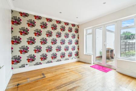 3 bedroom Semi-detached house to let in York Avenue, Stanmore, HA7