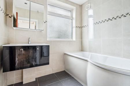 3 bedroom Semi-detached house to let in York Avenue, Stanmore, HA7