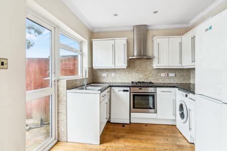 3 bedroom Semi-detached house to let in York Avenue, Stanmore, HA7