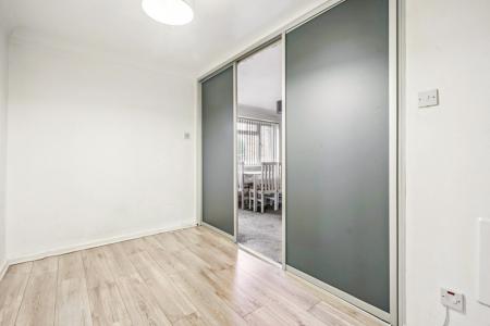 1 bedroom Studio flat to let in Croxden Close, Queensbury, HA8