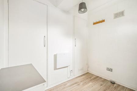 1 bedroom Studio flat to let in Croxden Close, Queensbury, HA8