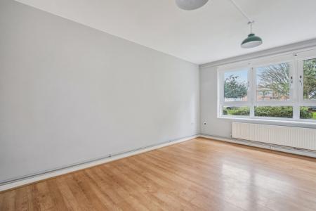 1 bedroom Flat to let in Mollison Way, Edgware, HA8