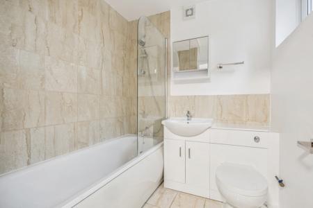 1 bedroom Flat to let in Mollison Way, Edgware, HA8