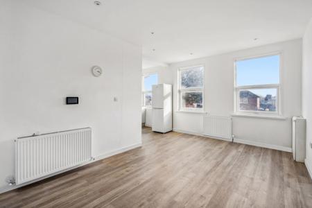 1 bedroom Studio flat to let in Deansbrook Road, Edgware, HA8