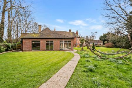 5 bedroom Detached house for sale in South Hill Avenue, Harrow-on-the-Hill, Harrow, HA1