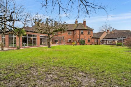 5 bedroom Detached house for sale in South Hill Avenue, Harrow-on-the-Hill, Harrow, HA1