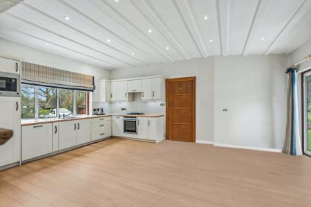 5 bedroom Detached house for sale in South Hill Avenue, Harrow-on-the-Hill, Harrow, HA1