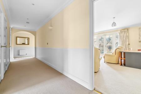 2 bedroom Apartment to let in Marsh Road, Pinner, HA5