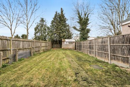 3 bedroom End of terrace house to let in Long Elmes, Harrow Weald, Harrow, HA3