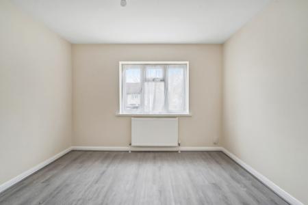 3 bedroom End of terrace house to let in Long Elmes, Harrow Weald, Harrow, HA3