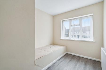 3 bedroom End of terrace house to let in Long Elmes, Harrow Weald, Harrow, HA3