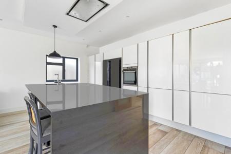 3 bedroom Bungalow to let in Oundle Avenue, Bushey, Watford, WD23