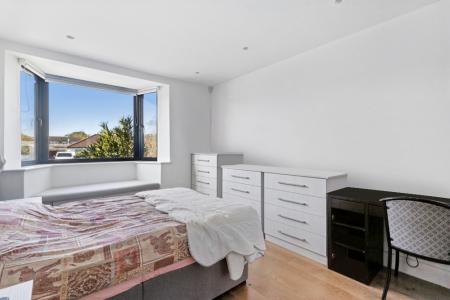 3 bedroom Bungalow to let in Oundle Avenue, Bushey, Watford, WD23