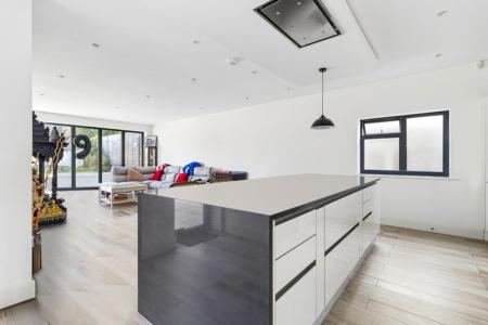 3 bedroom Bungalow to let in Oundle Avenue, Bushey, Watford, WD23