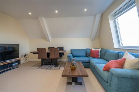 2 bedroom Apartment to let in 107 Marsh Road, Pinner, HA5