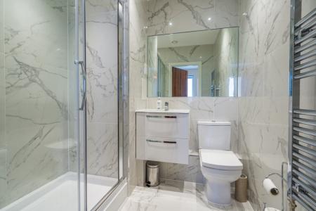 2 bedroom Apartment to let in 107 Marsh Road, Pinner, HA5