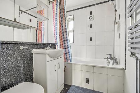 2 bedroom Flat for sale in Francis Road, Harrow, HA1