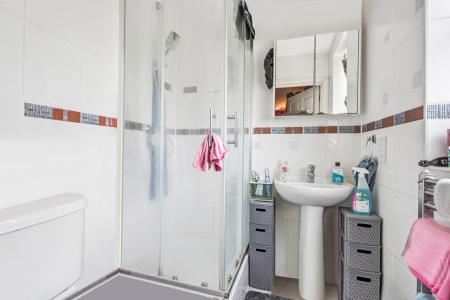 2 bedroom Apartment to let in Shaftesbury Avenue, South Harrow, Harrow, HA2