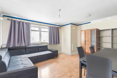 2 bedroom Apartment to let in Shaftesbury Avenue, South Harrow, Harrow, HA2
