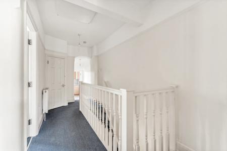 2 bedroom Flat to let in High Road, Harrow Weald, Harrow, HA3